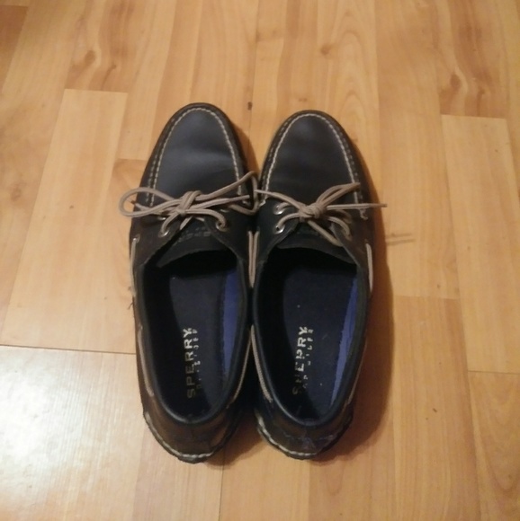 Navy blue sperrys - Picture 2 of 3